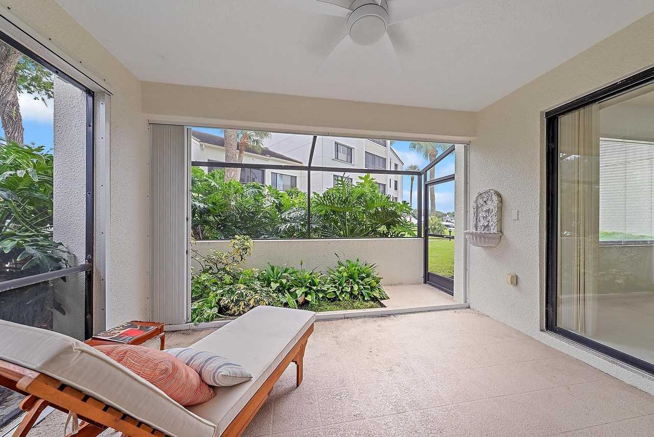 811 Oak Harbour Dr - Photo 3 of 48