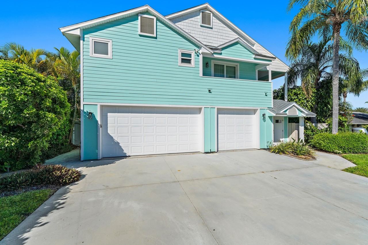 3463 Canal Ct - Photo 3 of 50