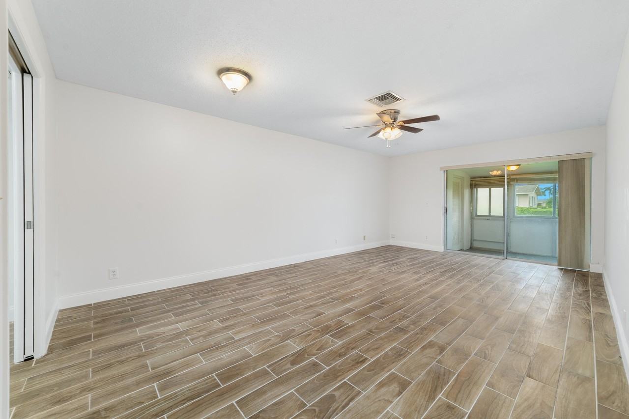 2567 Dudley Dr W #F - Photo 7 of 42