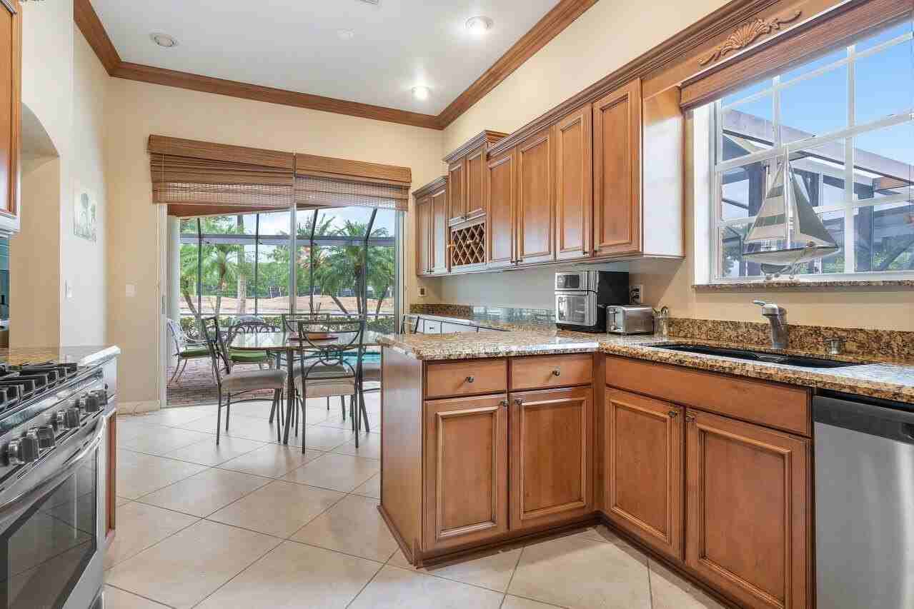 8161 Quail Meadow Way - Photo 4 of 36