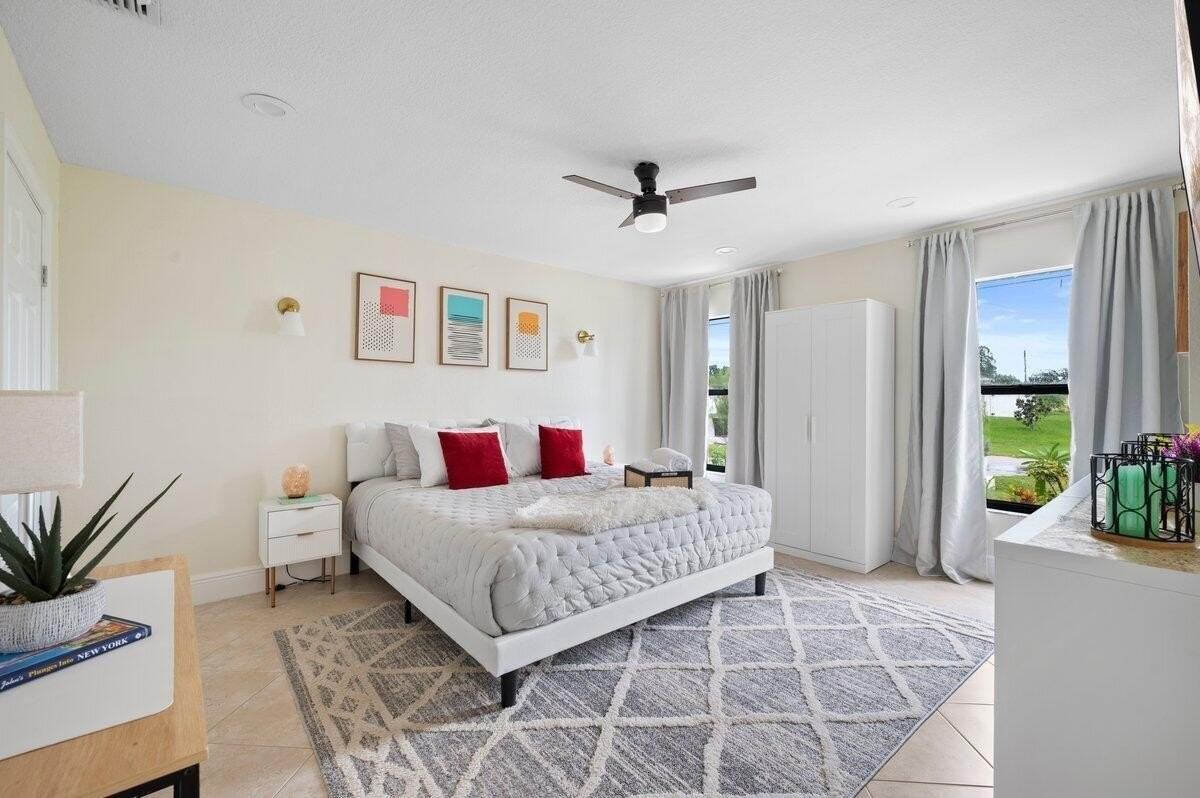 1992 Sw Brisbane St - Photo 7 of 43