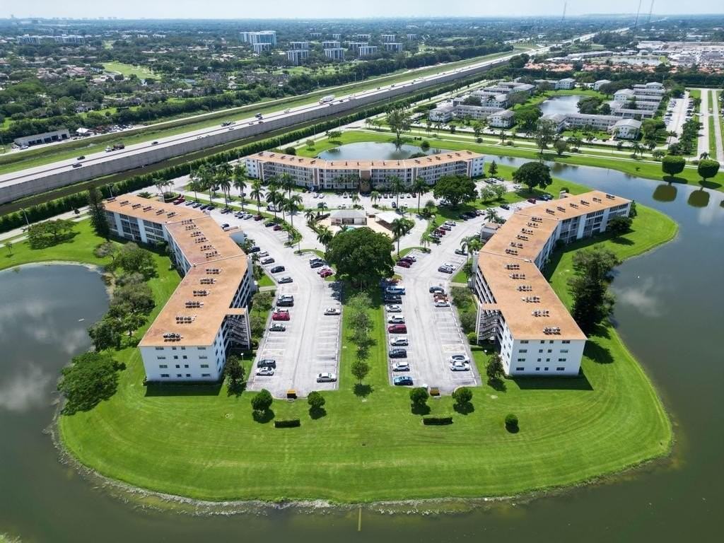 2044 Hythe C - Photo 2 of 34