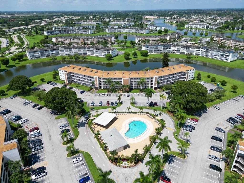 2044 Hythe C - Photo 3 of 34