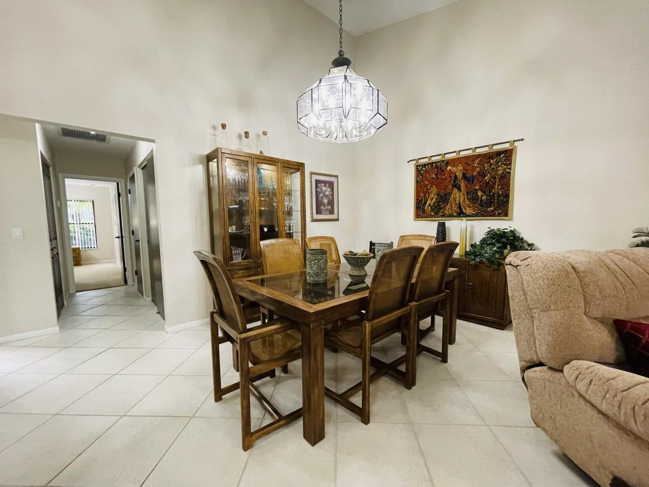 354 Sw 28th Ave - Photo 5 of 50