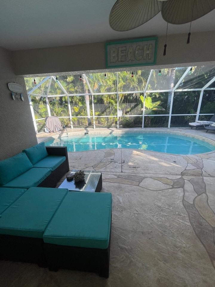 2043 Nw 6th Ter - Photo 4 of 26