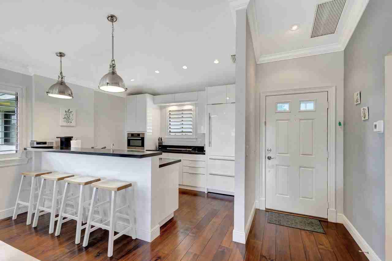 515 Club Dr - Photo 3 of 18