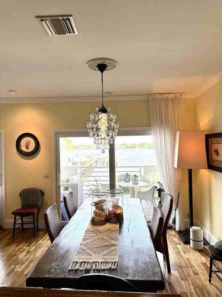 328 N Lake Dr - Photo 2 of 27
