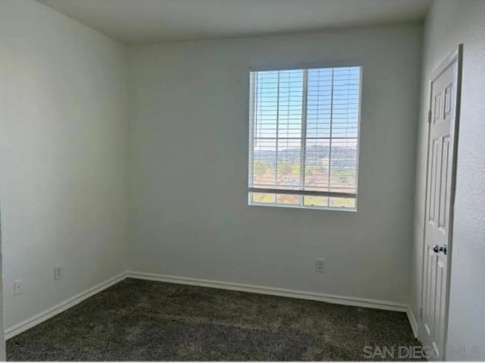 3820 Elijah Ct - Photo 7 of 13