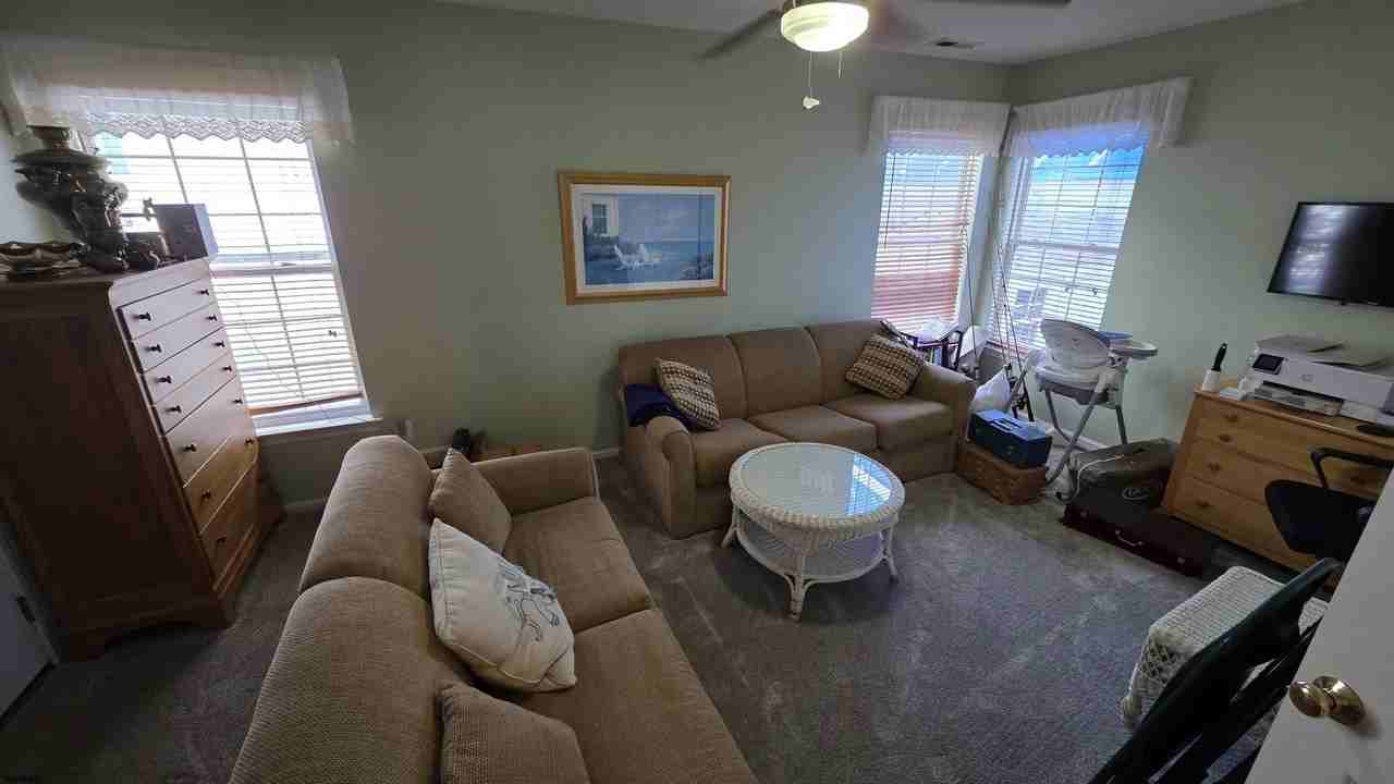 9604 Ventnor Ave - Photo 5 of 16