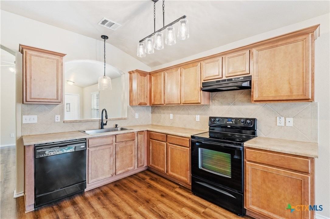 9816 Tully Weary Ln - Photo 3 of 15