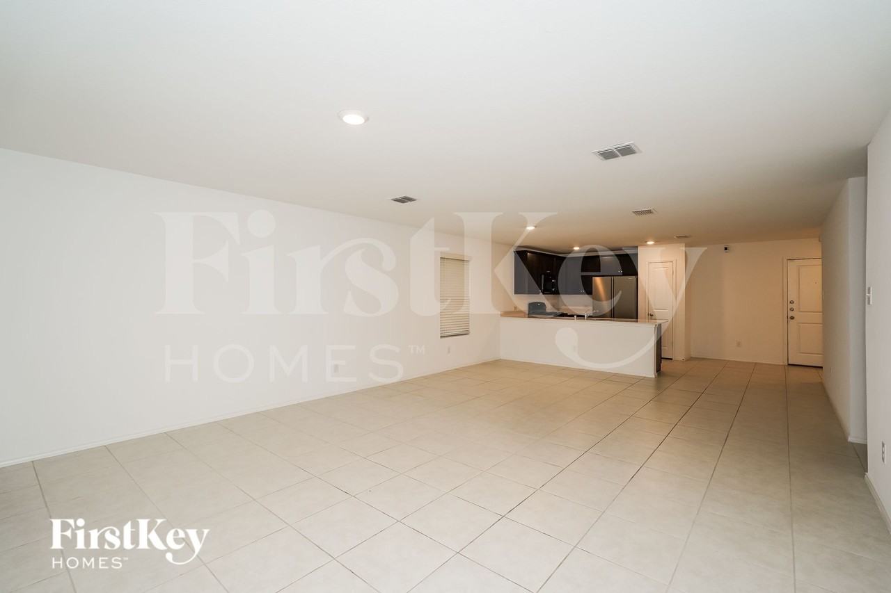 14841 Firerock Rd - Photo 6 of 19