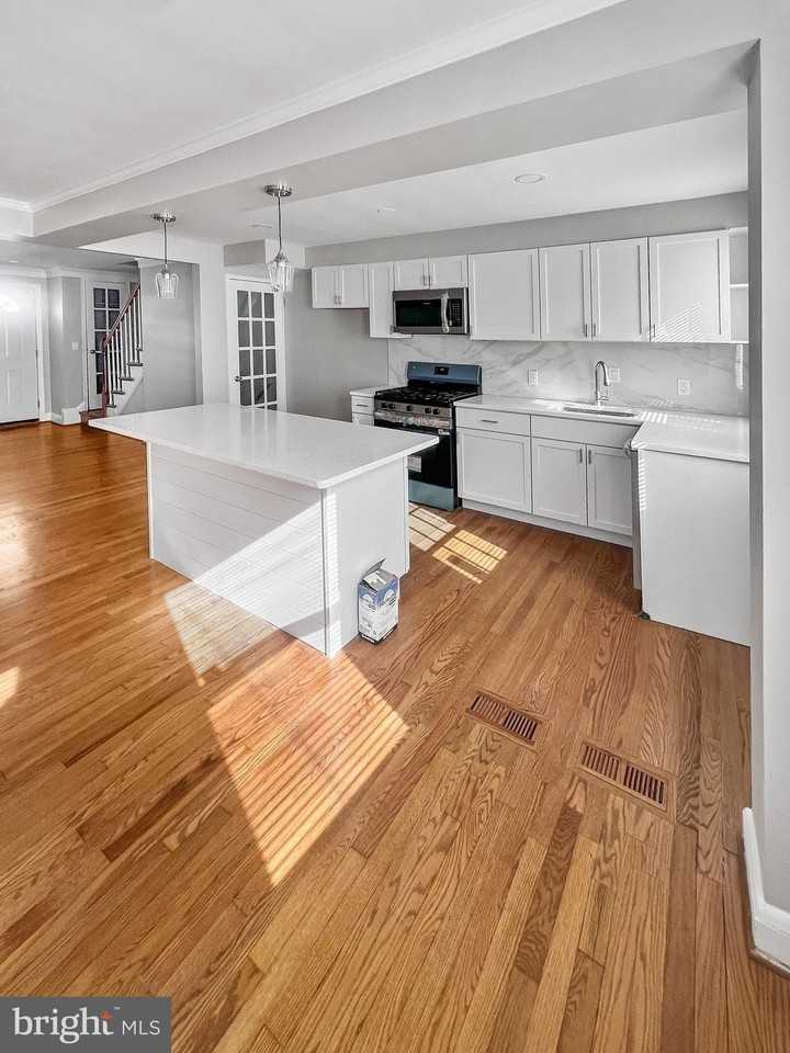 5755 Maplehill Rd - Photo 3 of 9