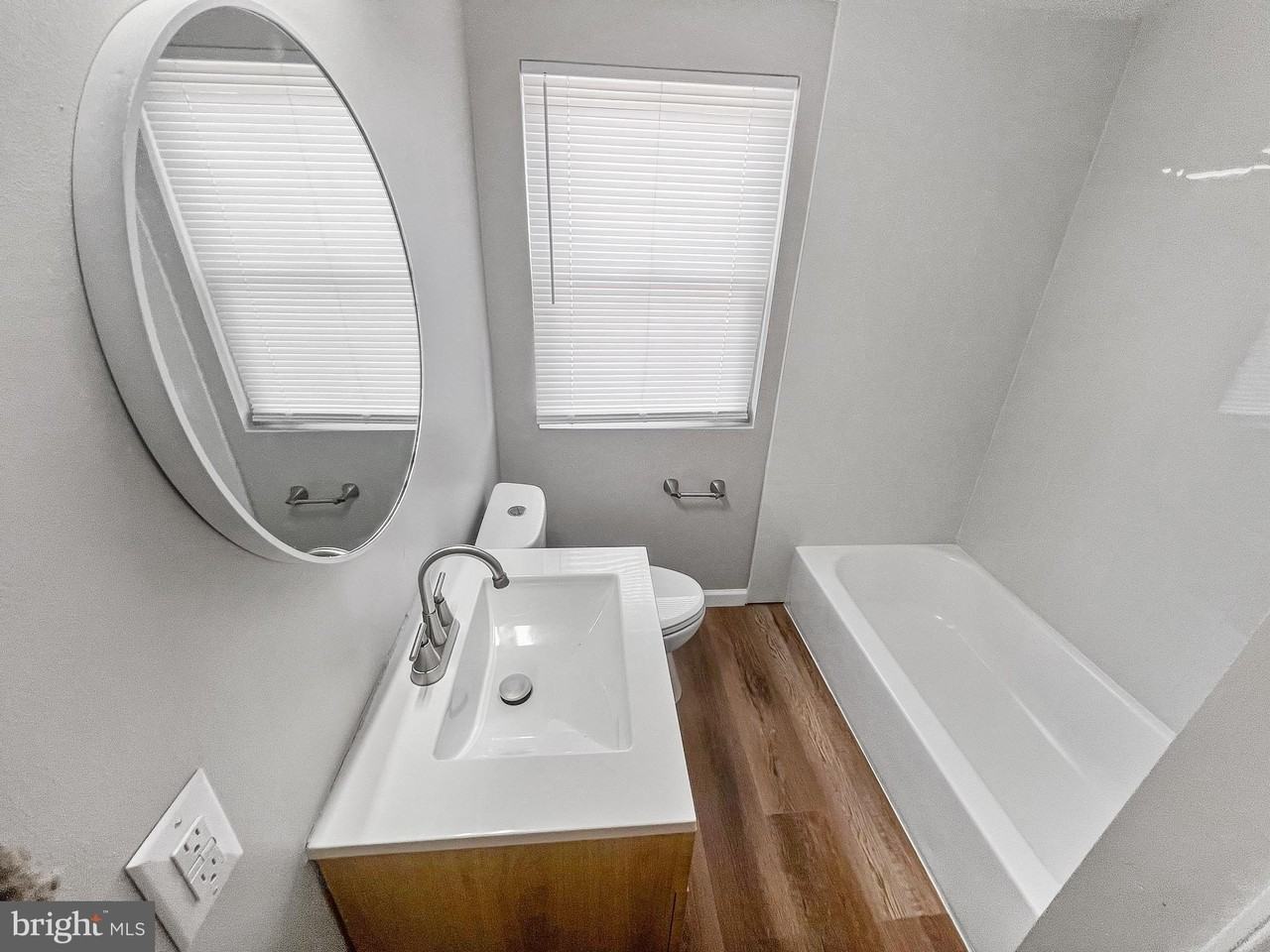 5755 Maplehill Rd - Photo 7 of 9