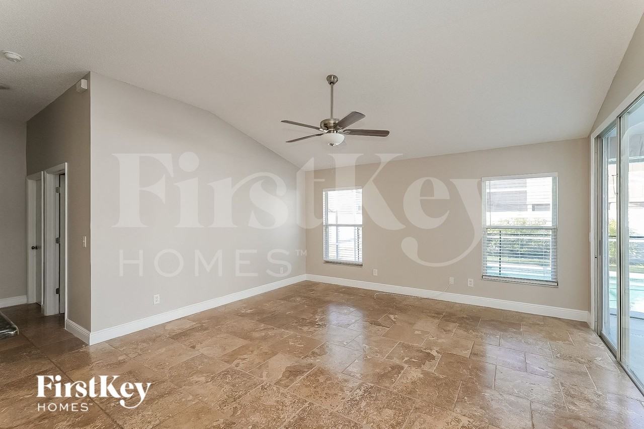 28721 Cottagewood Dr - Photo 5 of 16
