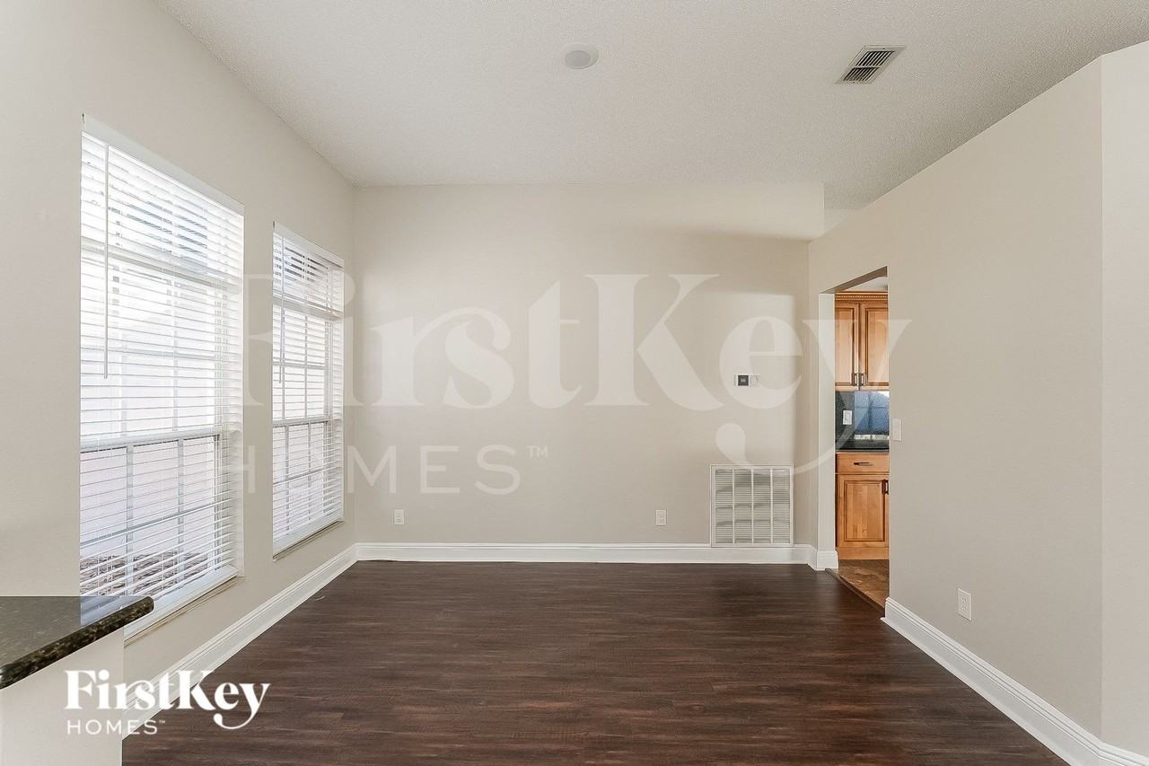 28721 Cottagewood Dr - Photo 6 of 16