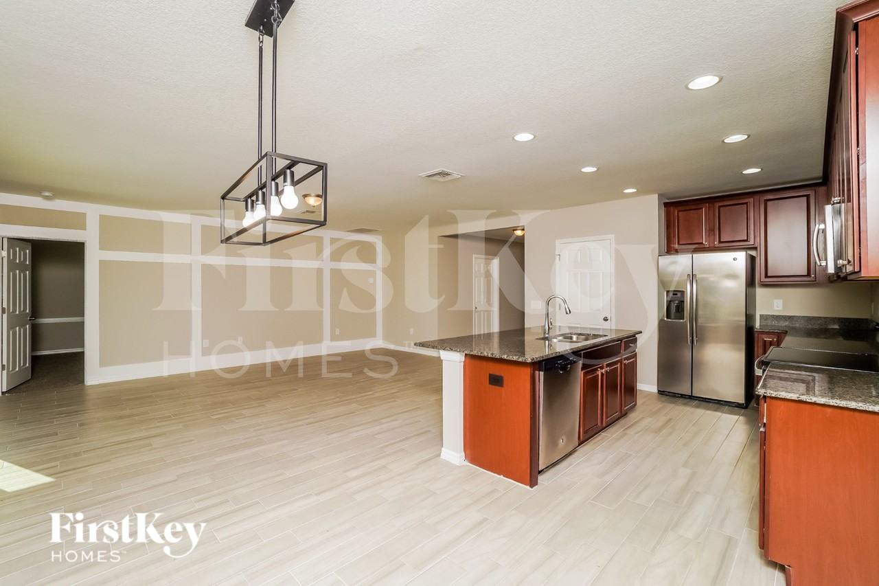 19116 Malinche Loop - Photo 4 of 18