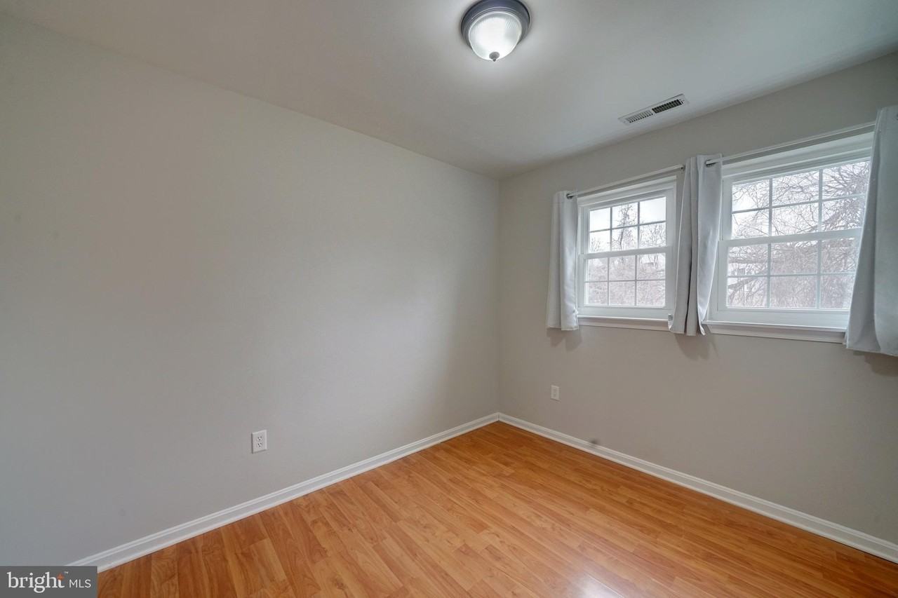 8607 Falls Run Rd Apt B - Photo 7 of 41