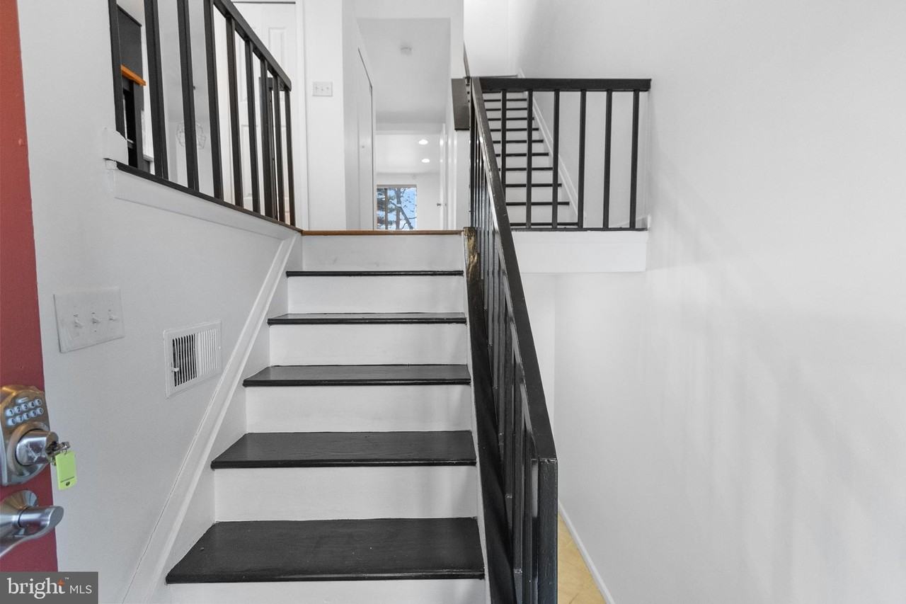 7358 Kerry Hill Ct - Photo 3 of 36