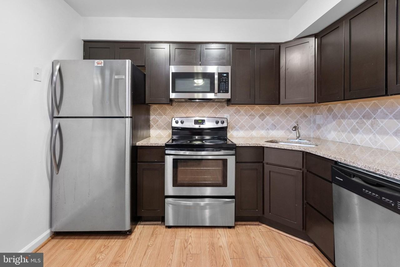 7358 Kerry Hill Ct - Photo 6 of 36