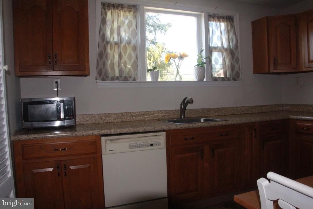 308 S Warwick Rd Unit A - Photo 7 of 13