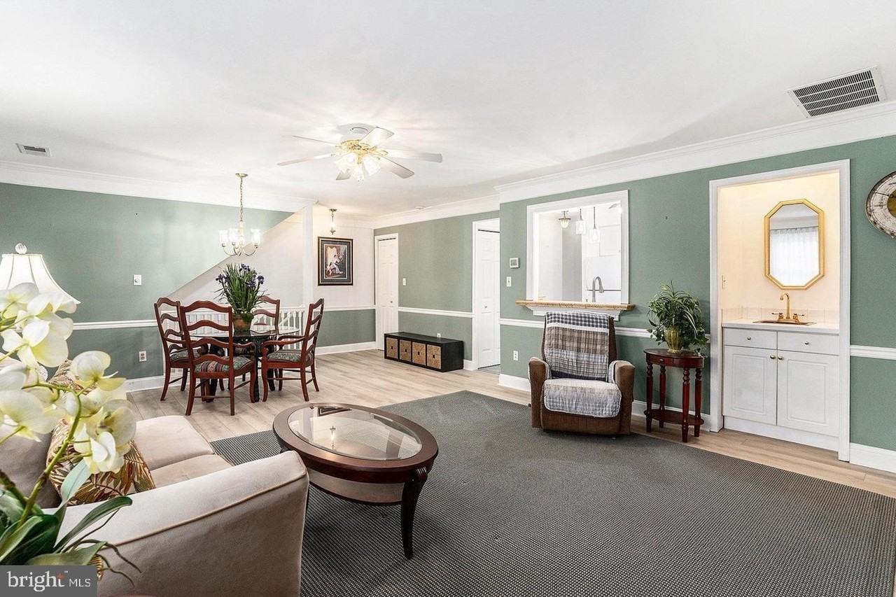 750 E Marshall St Apt 211 - Photo 7 of 30