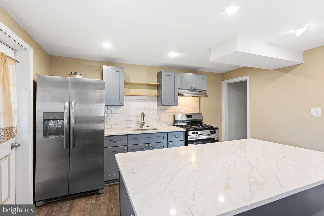 112 Juliana Ter - Photo 5 of 13