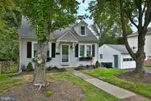 featured image of 732 N Tyson Ave