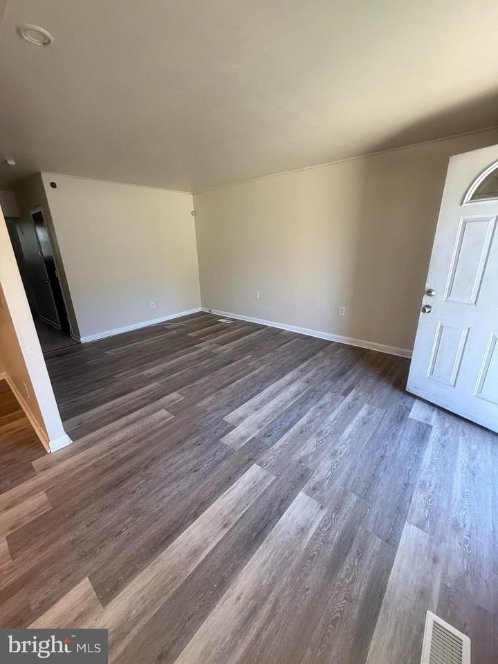 1334 E Upsal St Unit 1 - Photo 5 of 14