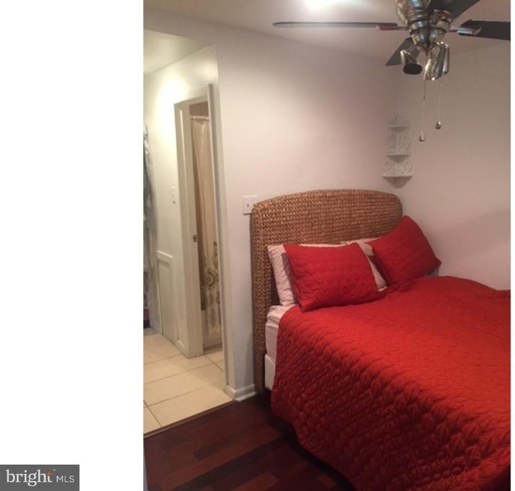 238 Catharine St Unit 2 - Photo 4 of 8