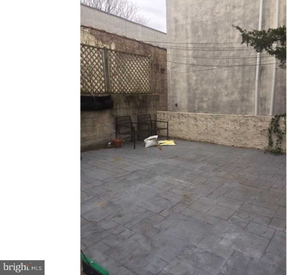 238 Catharine St Unit 2 - Photo 7 of 8