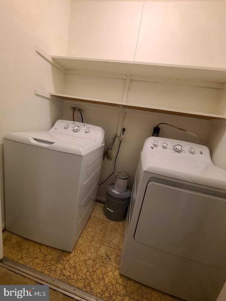 7802 Dassett Ct Apt 203 - Photo 2 of 6