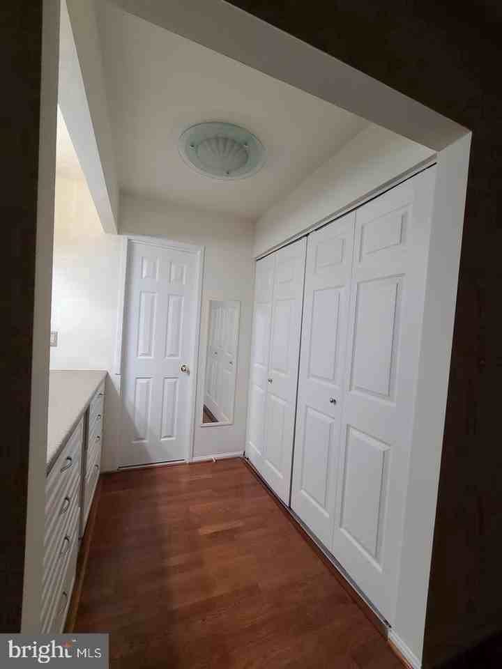 7802 Dassett Ct Apt 203 - Photo 4 of 6