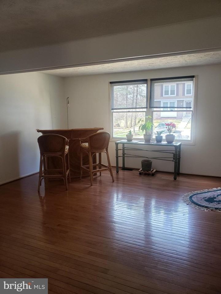 7341 Golden Horseshoe Ct - Photo 2 of 21