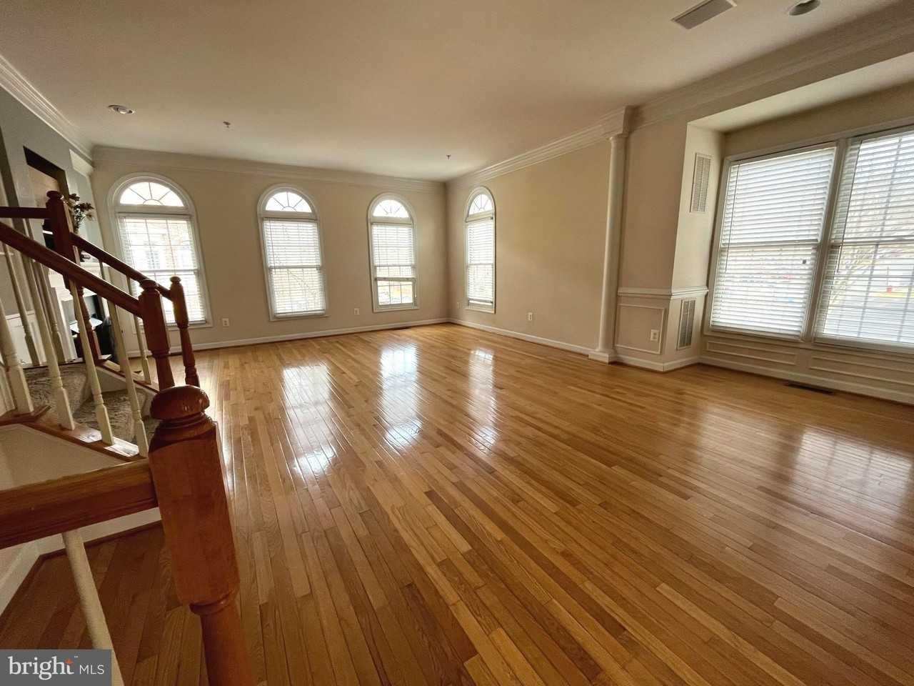 1601 Leeds Castle Dr - Photo 3 of 18