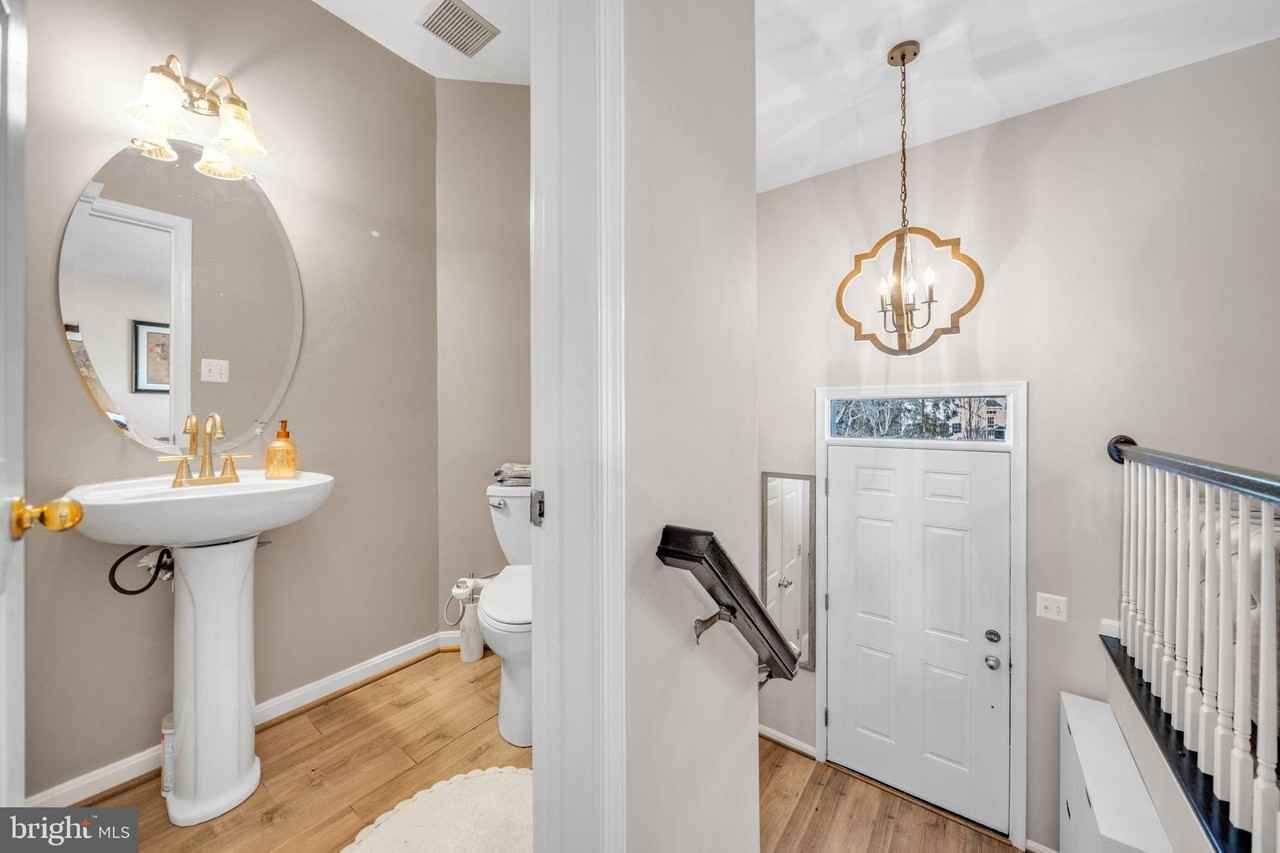 6340 Cullen Pl - Photo 4 of 43