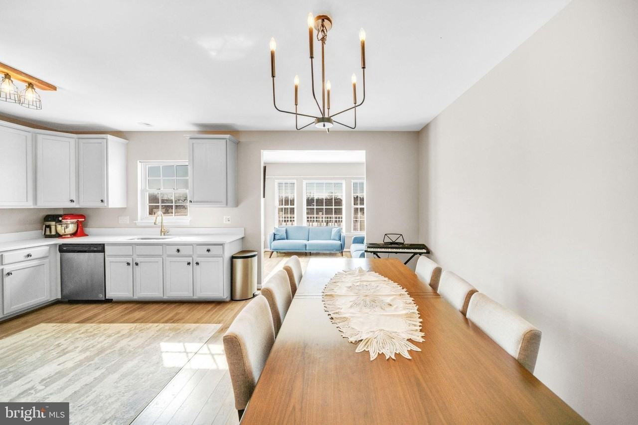 6340 Cullen Pl - Photo 7 of 43