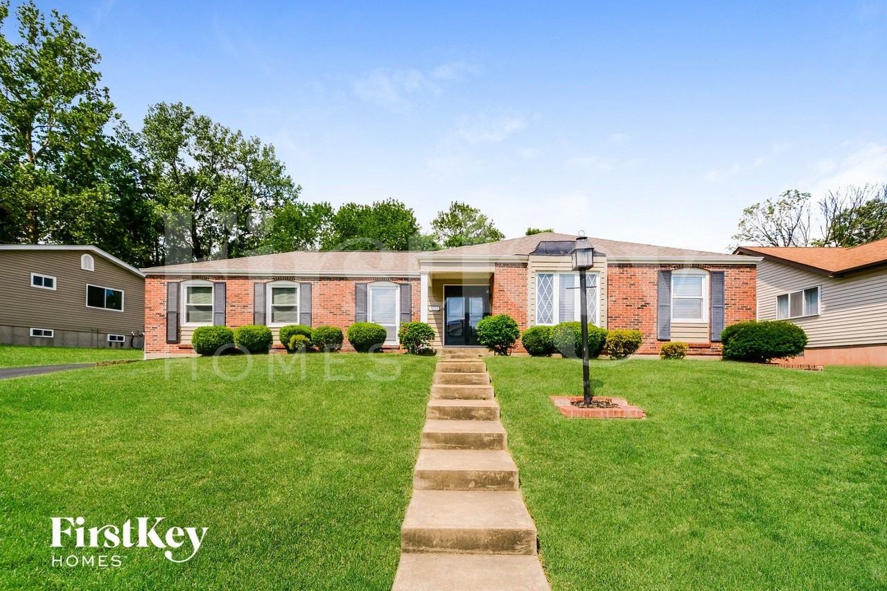 1731 Wishingwell Dr - Photo 2 of 15