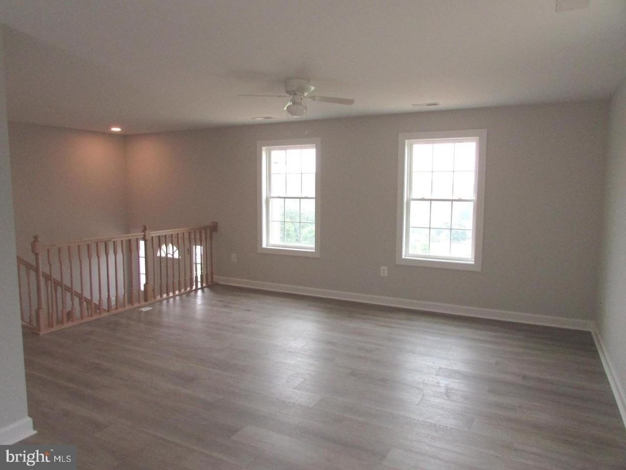 1230 Elm St - Photo 5 of 24