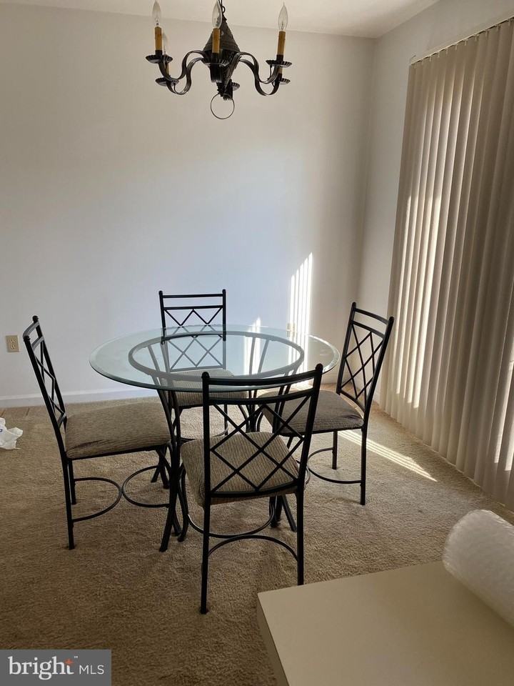 32 Waldeck Ct - Photo 4 of 13