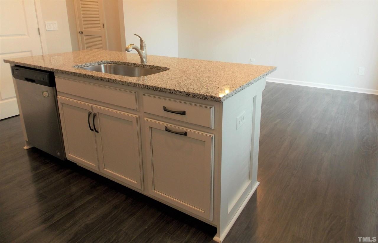 592 Grand Central Sta - Photo 7 of 30