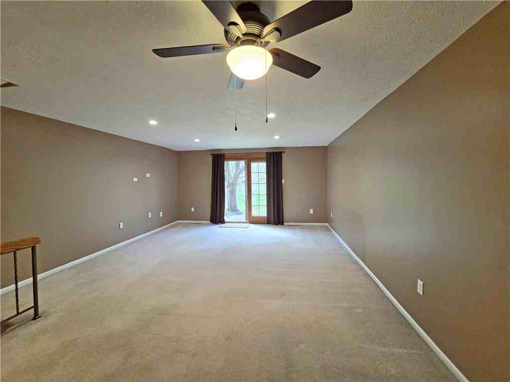 711 Newton Sq - Photo 2 of 14