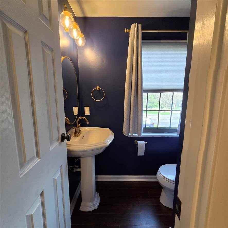 711 Newton Sq - Photo 6 of 14