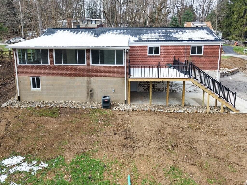 2158 Reis Run Rd - Photo 4 of 50