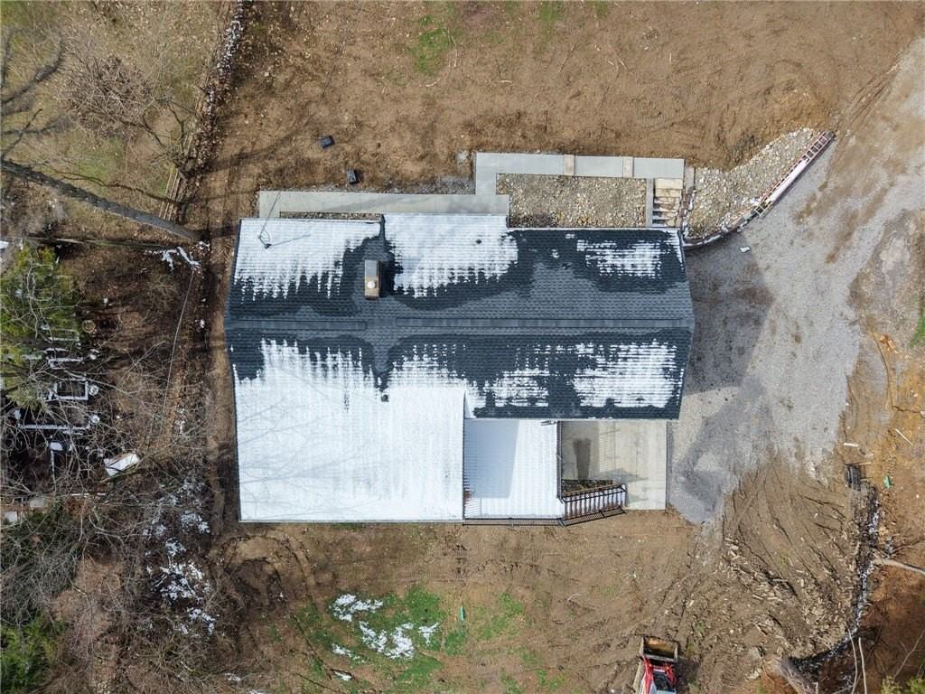 2158 Reis Run Rd - Photo 5 of 50