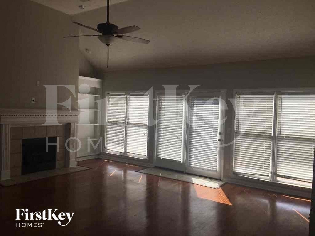 1071 Mossy Knoll Dr - Photo 2 of 20