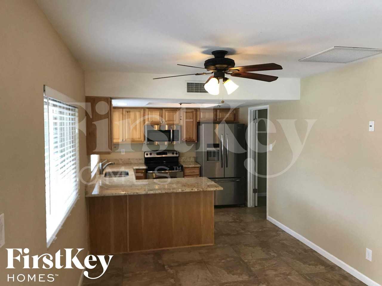 4149 W Shangri La Rd - Photo 6 of 21