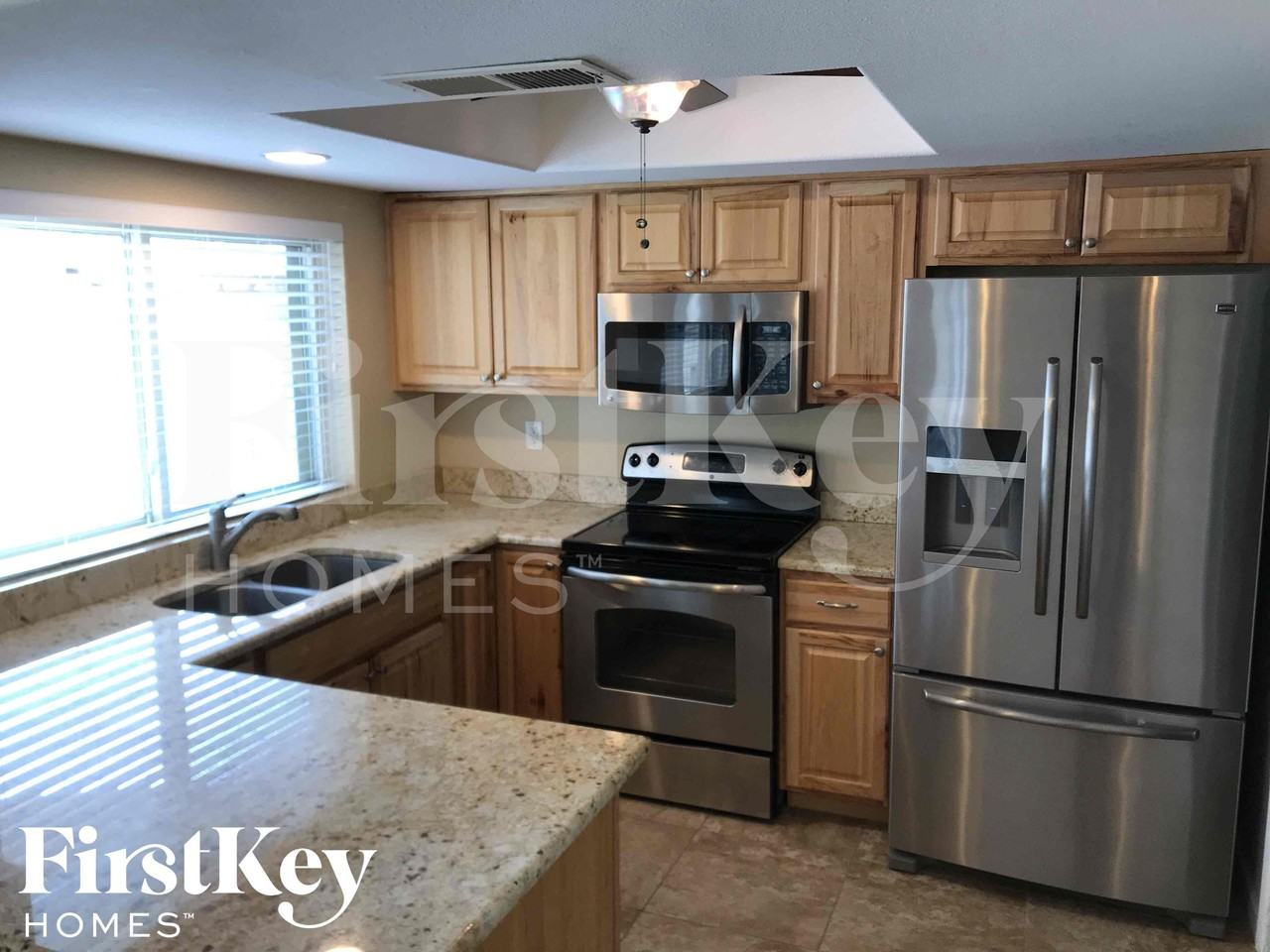 4149 W Shangri La Rd - Photo 7 of 21