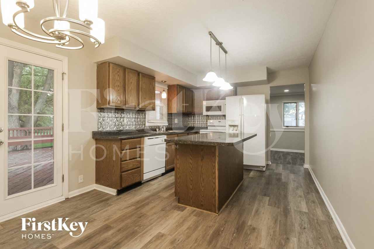 302 Corottoman Ct - Photo 4 of 15