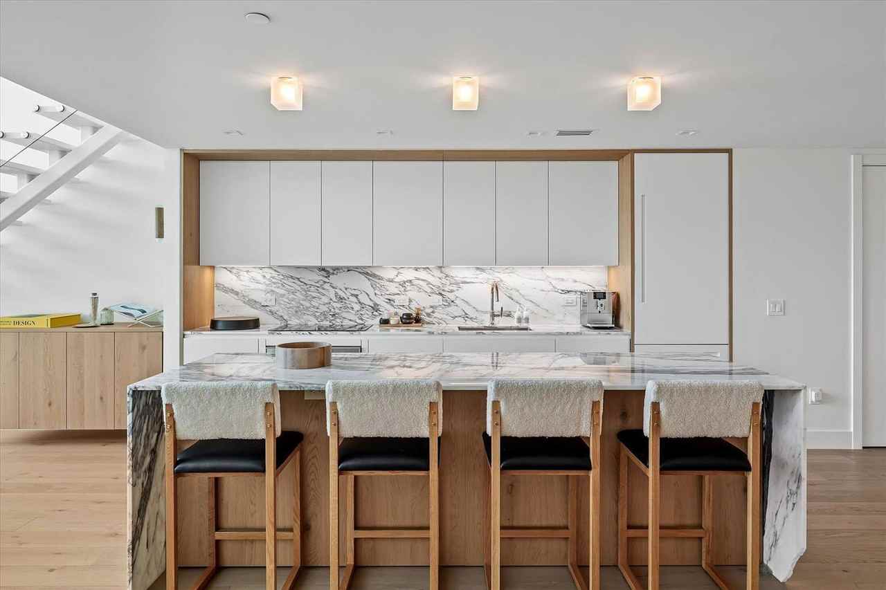 1040 Biscayne Blvd - Photo 5 of 8