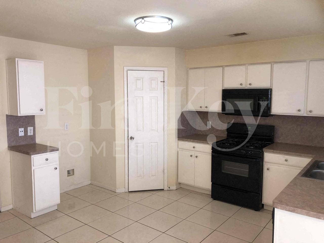 1123 Intrepid Oak Ln - Photo 5 of 26